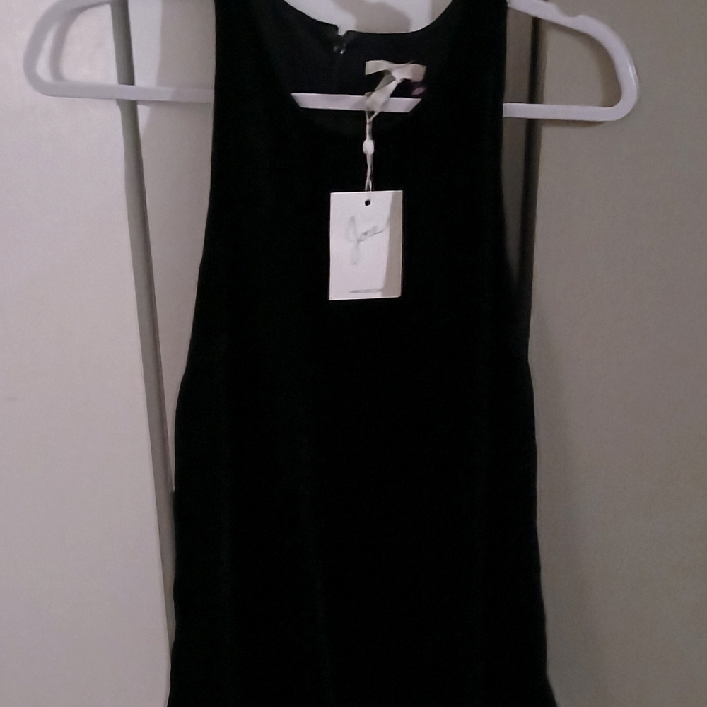 Joie black velvet sleeveless size Large perfect for the holidays🎅🤶